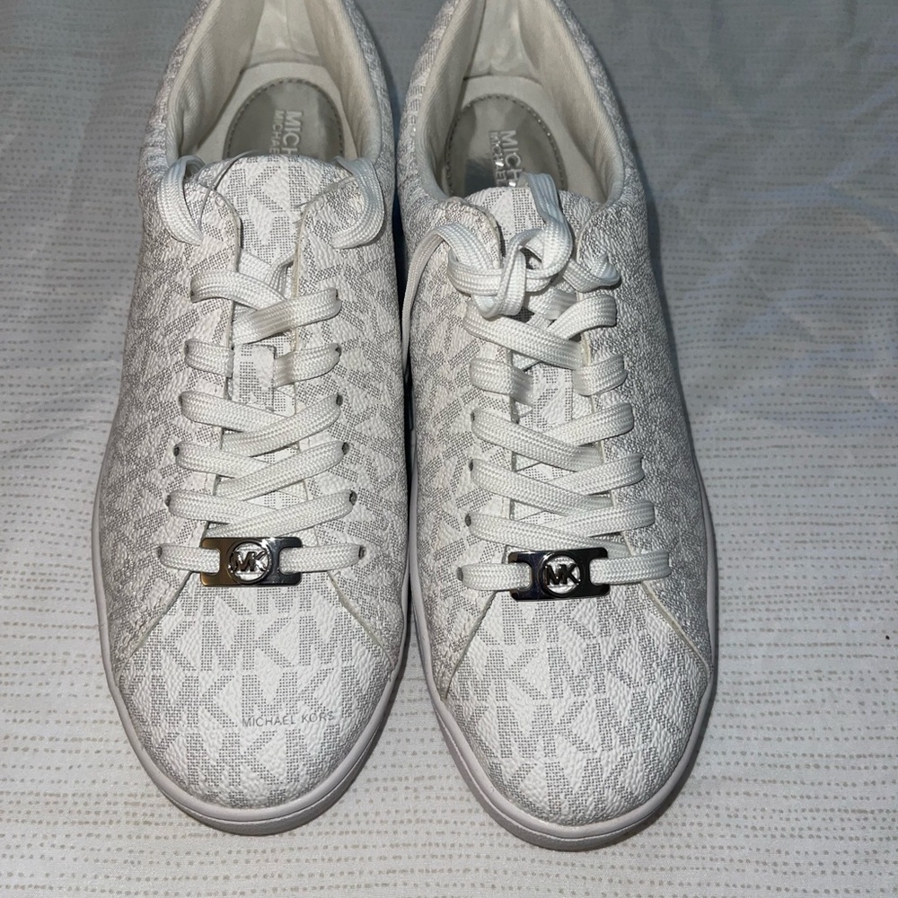 Michael Kors Women's White Sneakers Sz 6